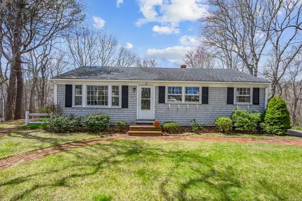 21 Uncatena Rd, Mashpee, MA 02649
