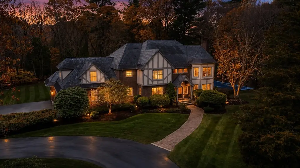 419 Wellesley St, Weston, MA 02493 - #1