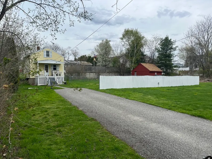 62 Hull St, Seekonk, MA 02771 - #3