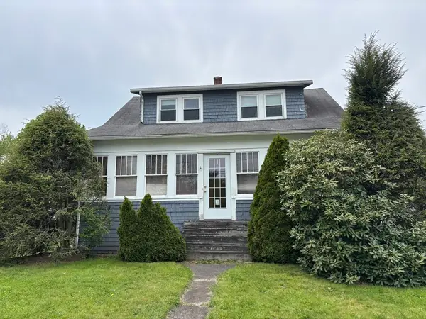 577 County, Taunton, MA 02780