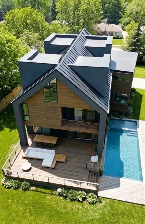 35 Metacomet Rd, Newton, MA 02468