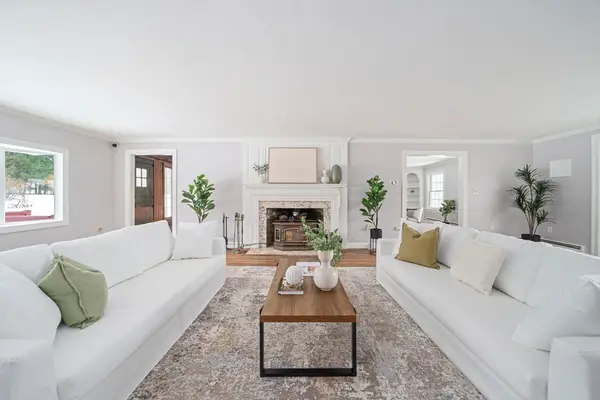 8 Conway Lane, Foxboro, MA 02035
