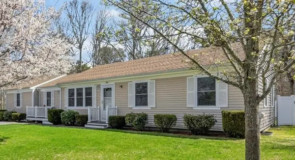 3 Harness Dr, Falmouth, MA 02536
