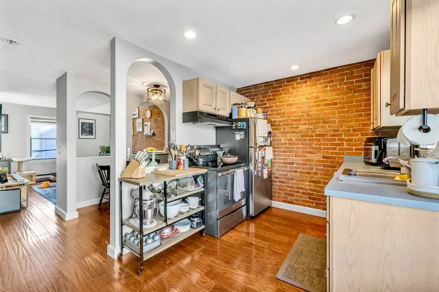 3 Kemble Pl #2, Boston, MA 02127 - #3