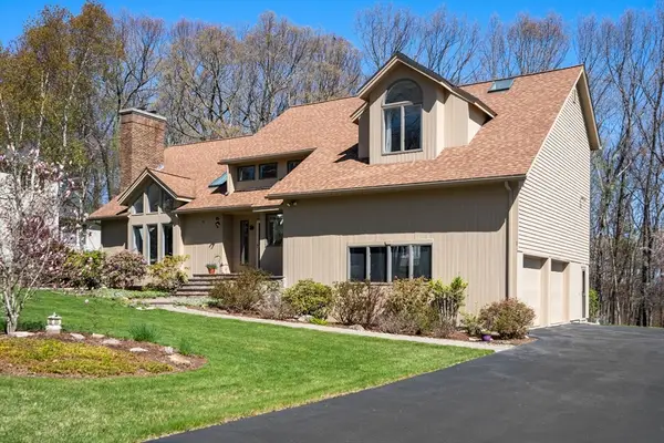 26 Whisper Dr, Worcester, MA 01609