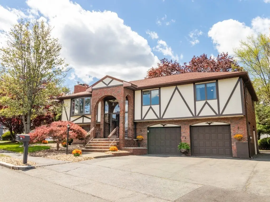 7 Rivers Ln, Stoneham, MA 02180 - #1