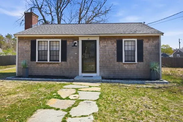 14 Manning Rd, Dennis, MA 02638