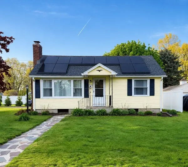 4 Jean Dr, Springfield, MA 01104