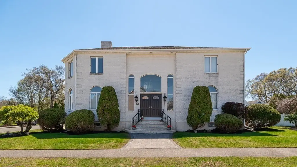 20 Landers Rd, Stoneham, MA 02180 - #1