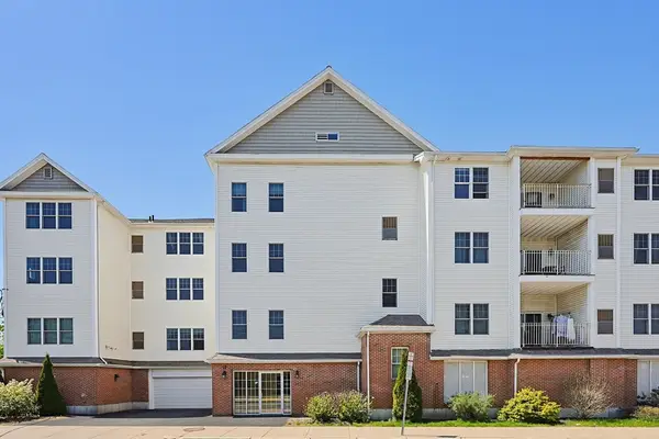 51 Pearl St #205, Malden, MA 02148