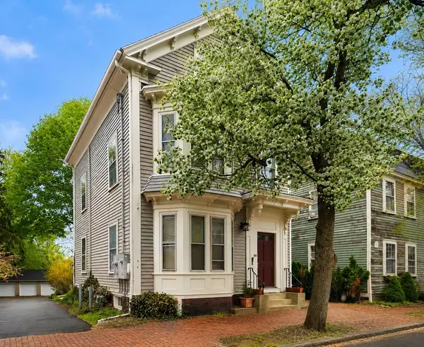 126-1/2 Federal St, Salem, MA 01970