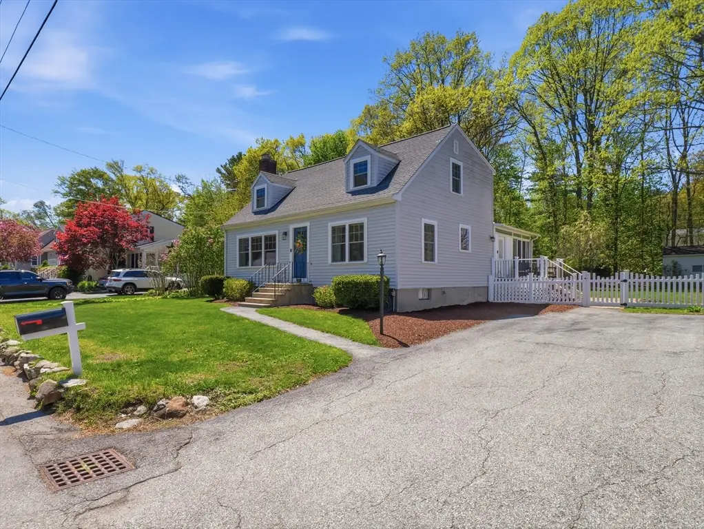 14 Walnut Rd, Chelmsford, MA 01824 - #1