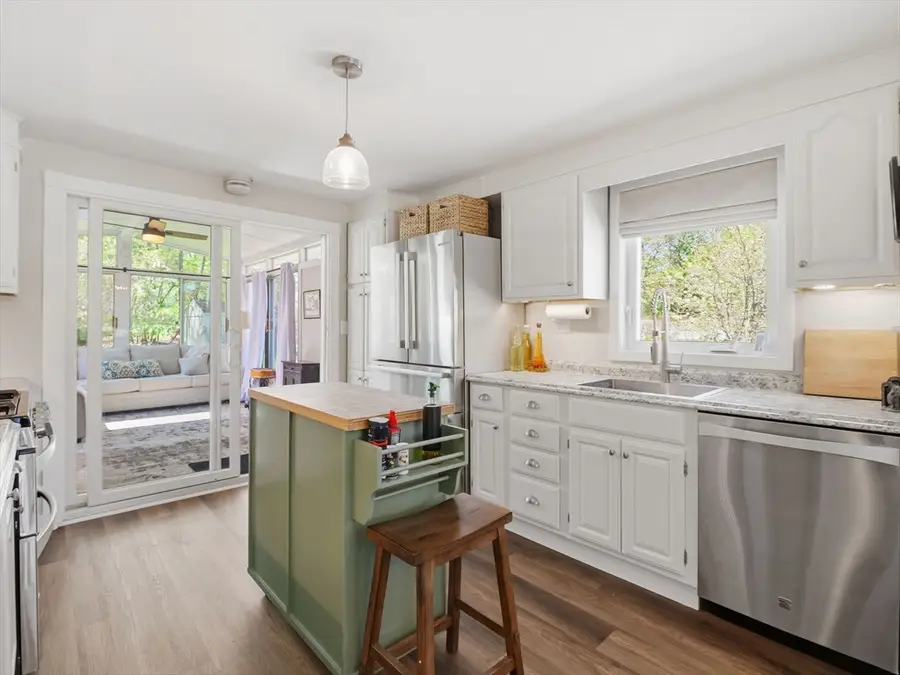 14 Walnut Rd, Chelmsford, MA 01824 - #3