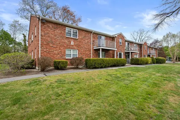 6 Kingswood Dr #11, Abington, MA 02351