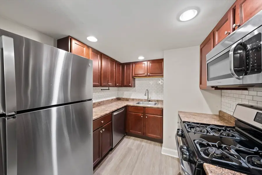 6 Kingswood Dr #11, Abington, MA 02351 - #2