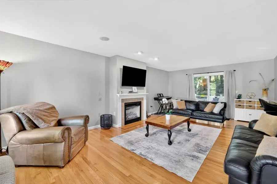 18 Yorkshire Pl, East Longmeadow, MA 01028 - #3