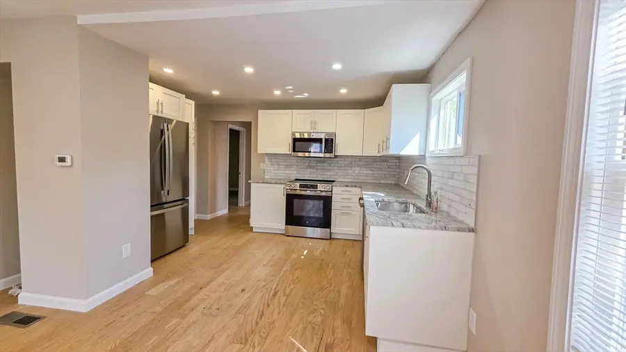 44 Vernon St, Rockland, MA 02370 - #3