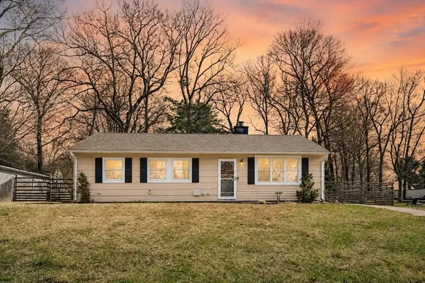 5 Crestwood Ave, Plainville, MA 02762