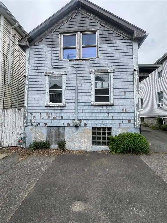 67 Delano St, New Bedford, MA 02744