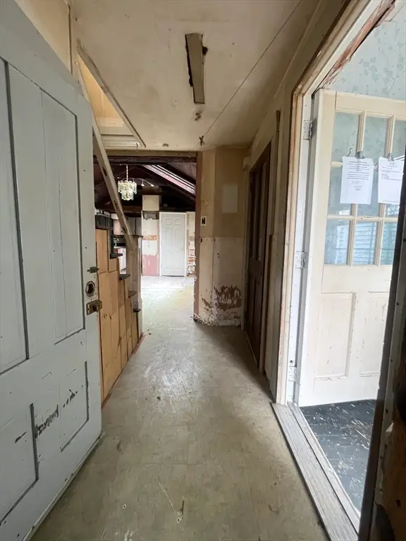 67 Delano St, New Bedford, MA 02744 - #3