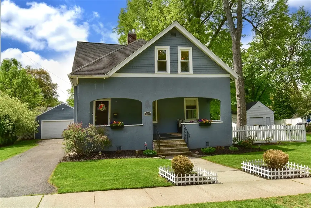 105 Edgewood Ave, Longmeadow, MA 01106 - #1