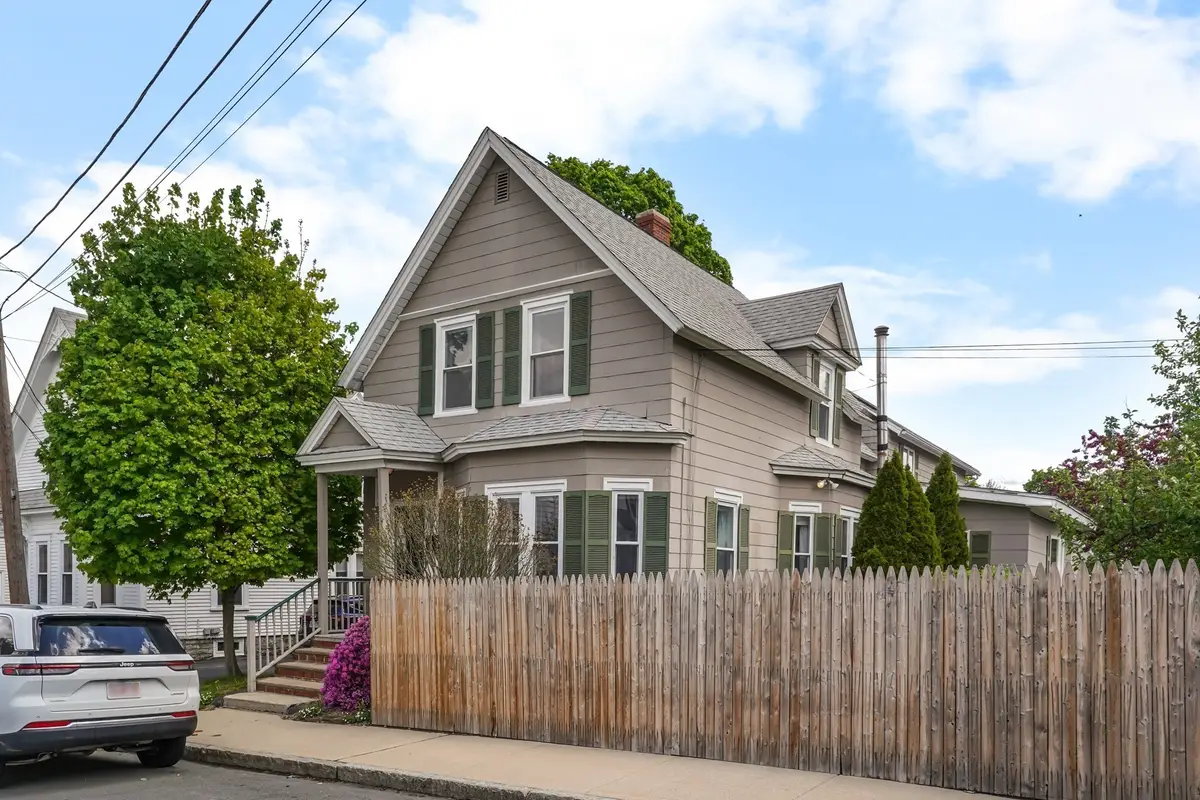 122 S Walker St, Lowell, MA 01851 - #1