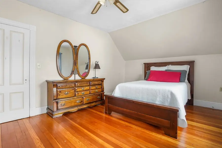 122 S Walker St, Lowell, MA 01851 - #3