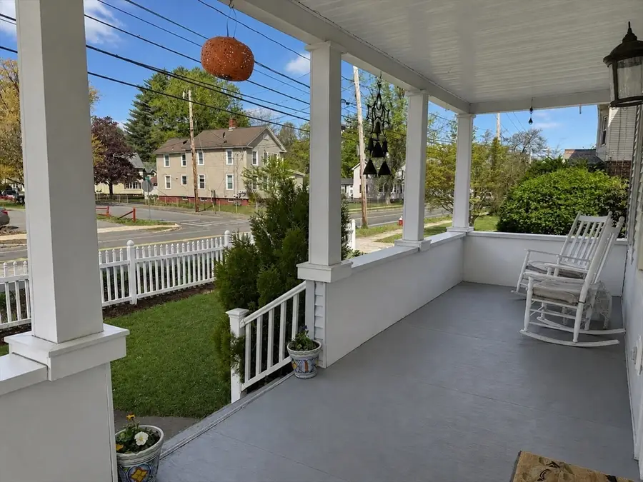 27 Holyoke St, Easthampton, MA 01027 - #3