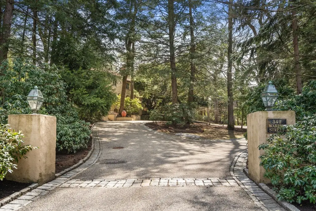 342 Warren St, Brookline, MA 02445 - #1