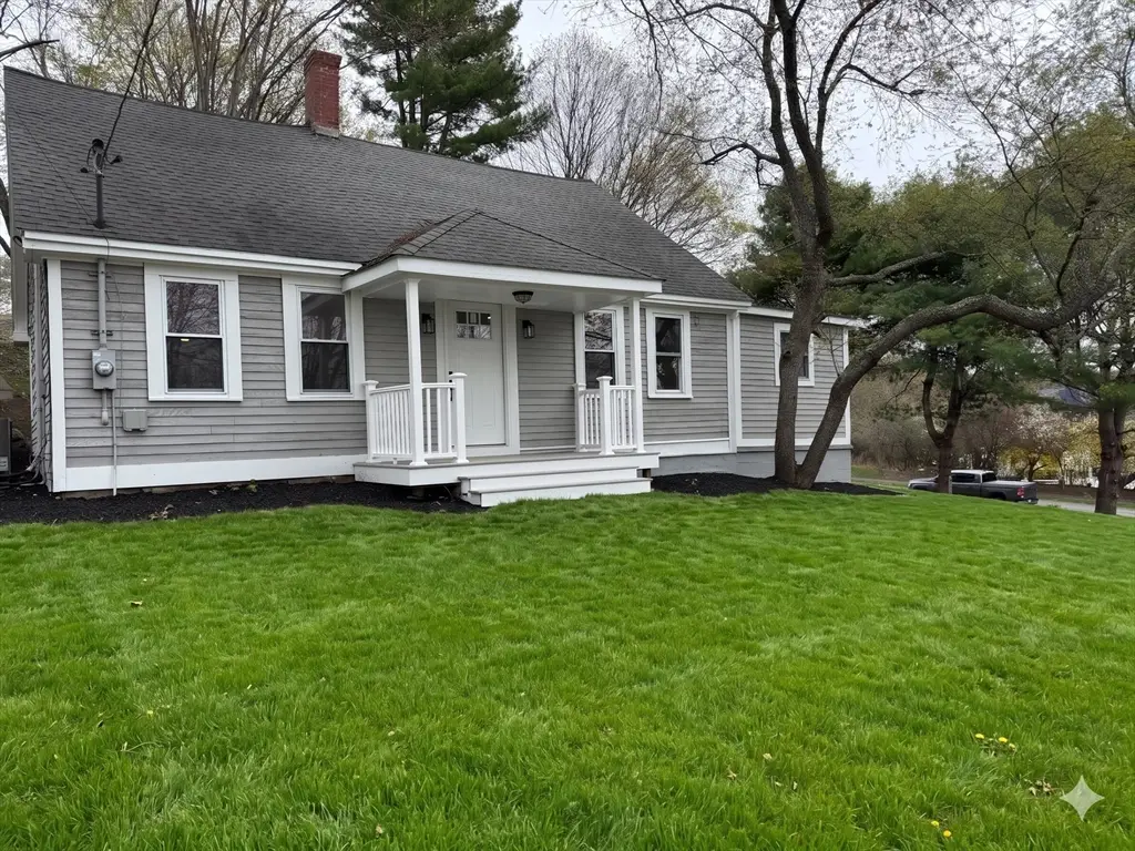 98 Elm St, Blackstone, MA 01504 - #1