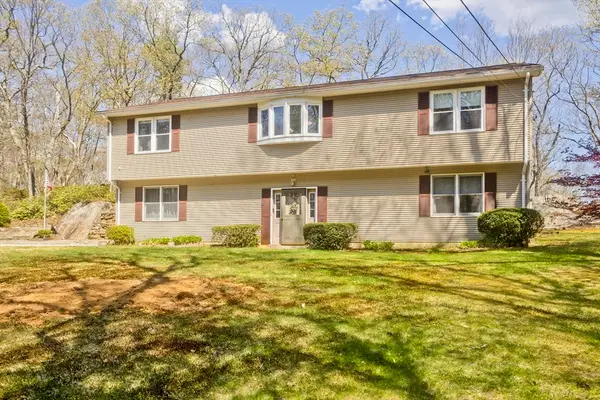 7 Mount Hitchcock Rd, Wales, MA 01081