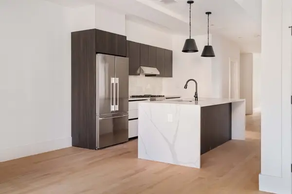 30-32 Condor St #1, Boston, MA 02128