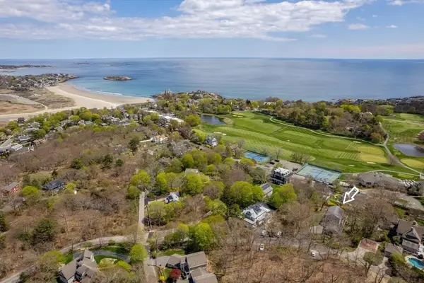4 Graystone Road, Gloucester, MA 01930