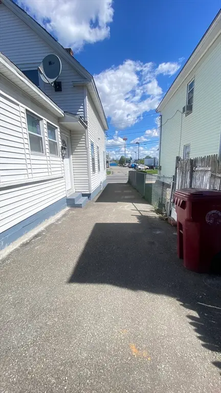 75 Plain St, Lowell, MA 01851 - #3