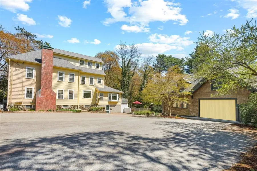 39 Church St, Weston, MA 02493 - #3