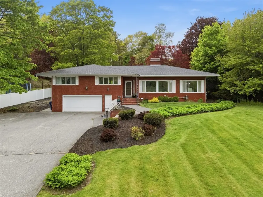 1310 Mammoth Rd, Dracut, MA 01826 - #2