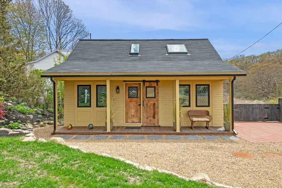 338 Granite St, Rockport, MA 01966 - #3