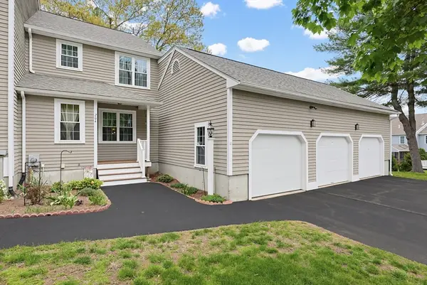 204 Laurelwood Dr #204, Hopedale, MA 01747