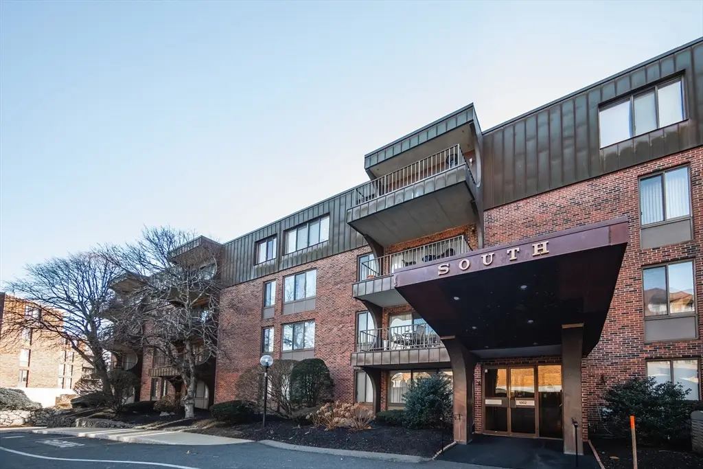 1002 Paradise Rd #PHE, Swampscott, MA 01907 - #1
