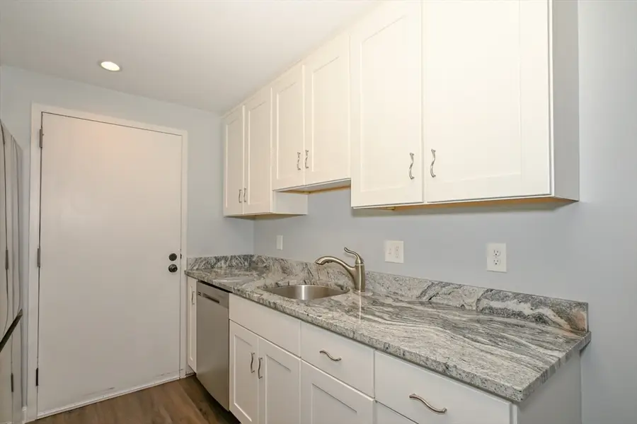 5 Village Rock Ln #15, Natick, MA 01760 - #3