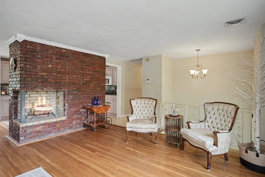 7 Parliament Lane, Woburn, MA 01801 - #3