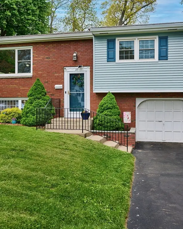 27 Mount Tom Ave., Holyoke, MA 01040 - #3