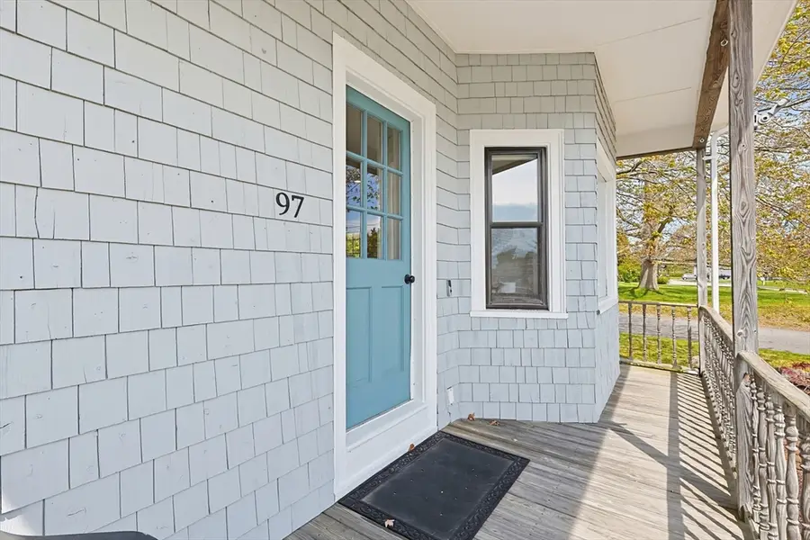 97 Middle Rd, Acushnet, MA 02743 - #2