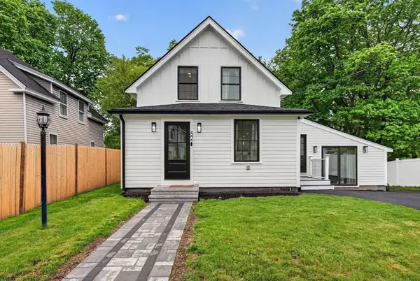 52 High St, Hudson, MA 01749