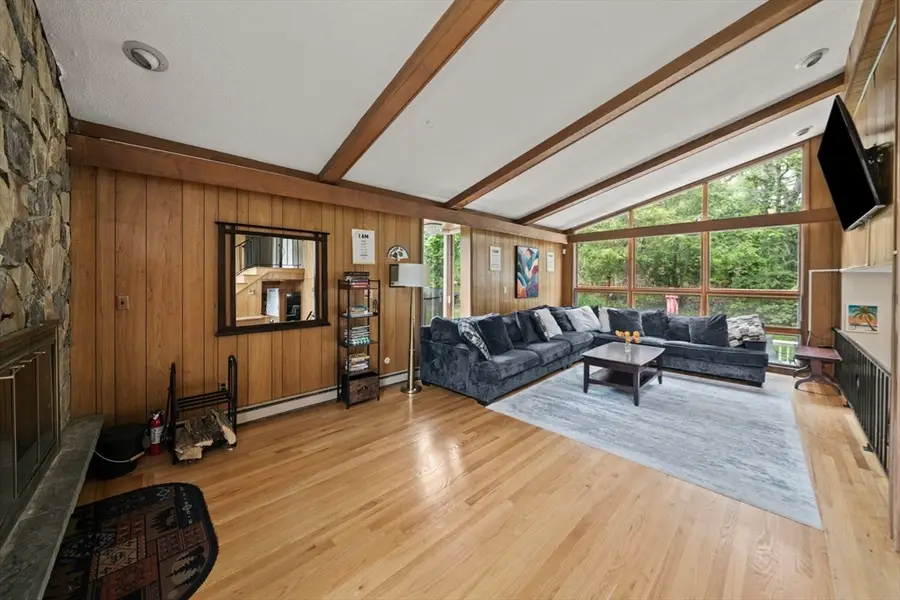 1 Hemlock Dr, Chelmsford, MA 01824 - #3