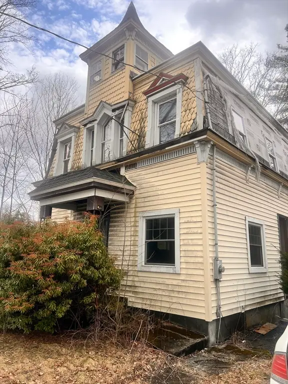 1334 N Main St, Lancaster, MA 01523
