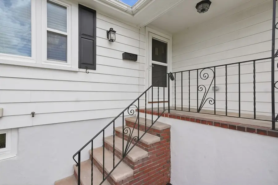 222 Park Street, Stoneham, MA 02180 - #2