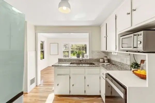 567 Poplar St, Boston, MA 02131