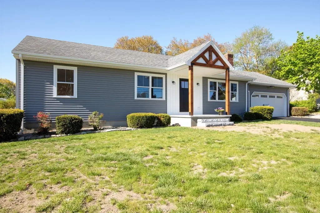 205 Eastview Ave, Somerset, MA 02726 - #1