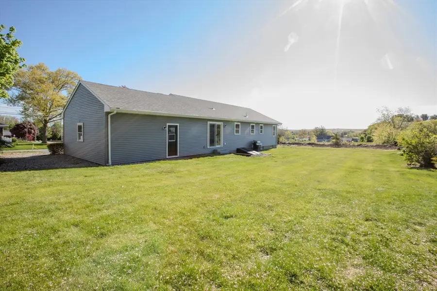 205 Eastview Ave, Somerset, MA 02726 - #3